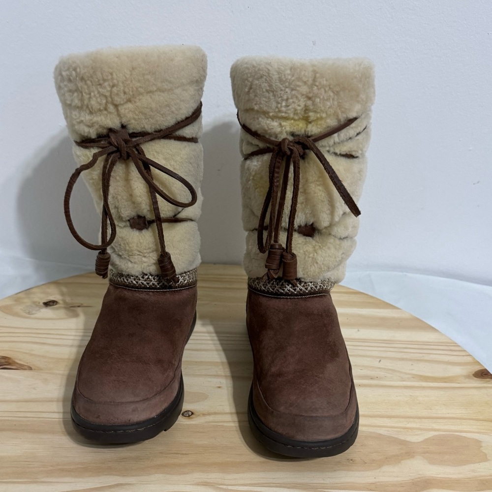 UGG - Picture 3 of 10